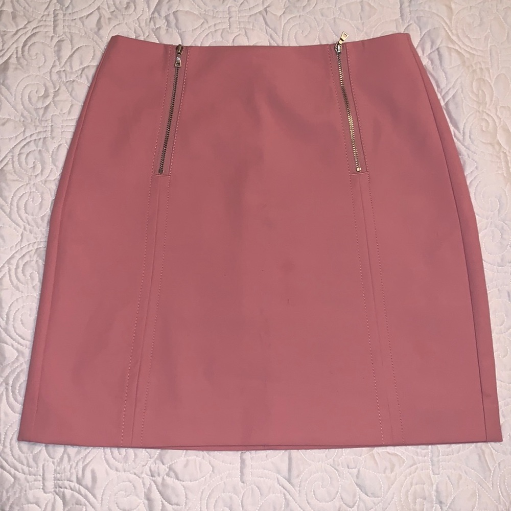 Loft A-Line pencil skirt in light pink.